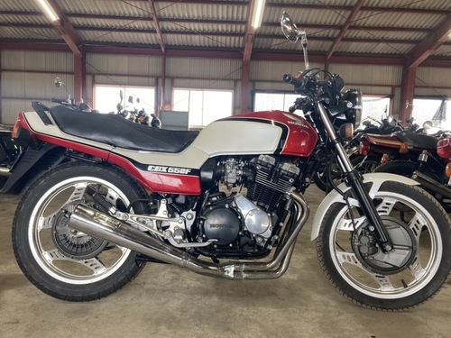 000600 CBX550F  